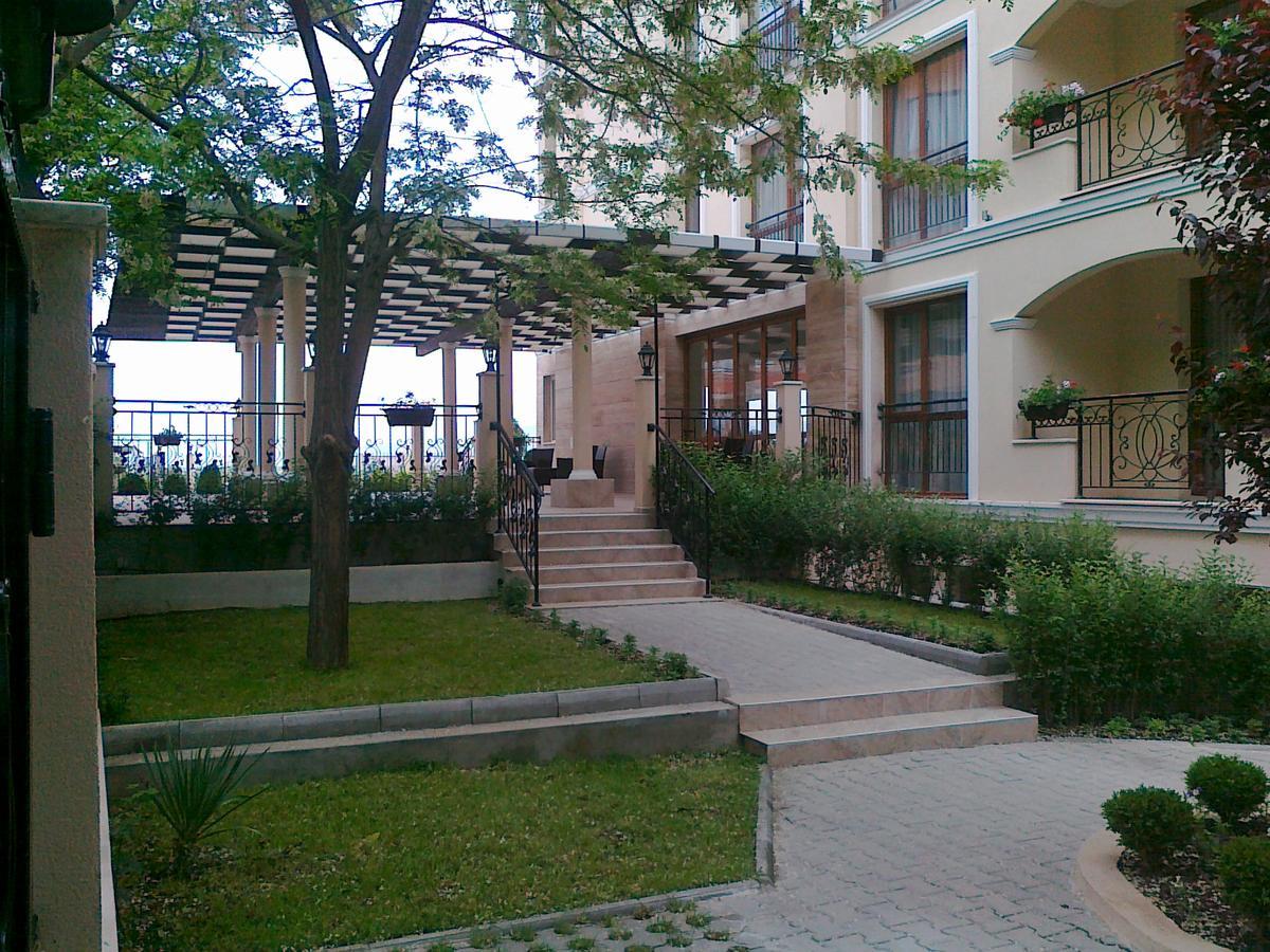 Hotel Seasons 3 Солнечный берег Экстерьер фото