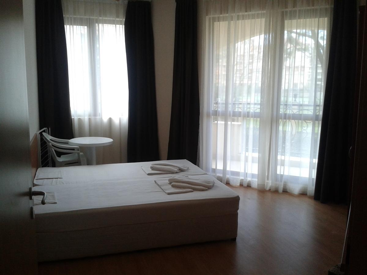 Hotel Seasons 3 Солнечный берег Экстерьер фото